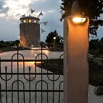 Milos Maison