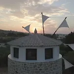 Milos Maison *