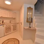 Milos Maison
