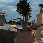 Milos Maison Cos