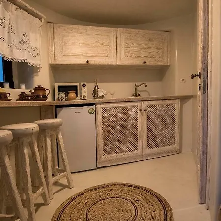 Milos Maison Апартаменты *